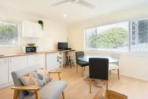 Cozy 1 Bedroom Apartment Minutes From The Beach